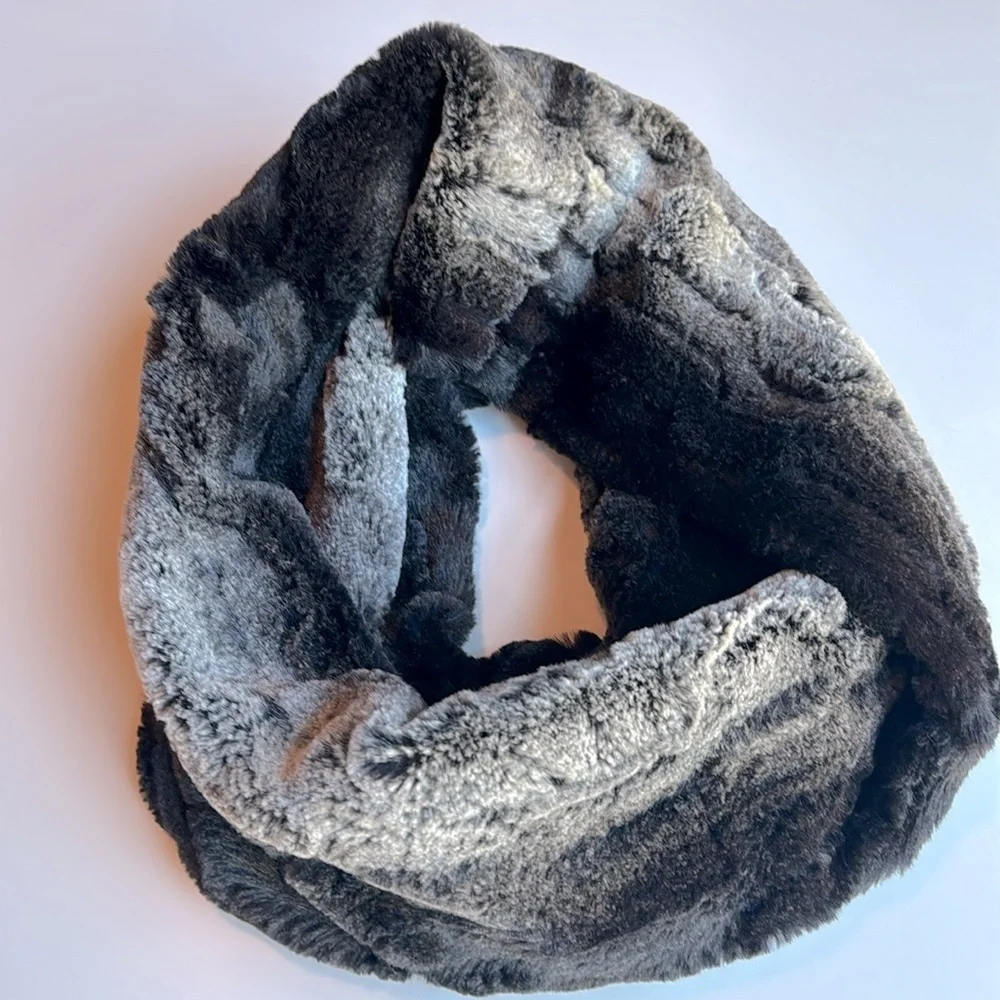 Madison 88 brand infinity faux fur scarf purchased at Anthropologie